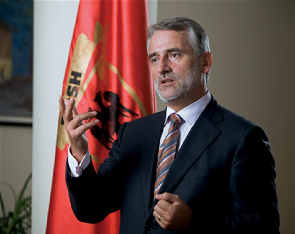 tmp_19047-menduh-thaci_1482429979-5006865-1539166056