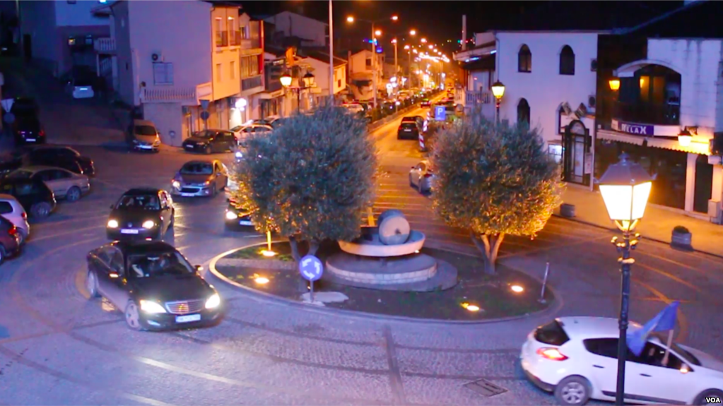 21B02148-C003-4695-B677-C96D37B2AA27_w1023_r1_s