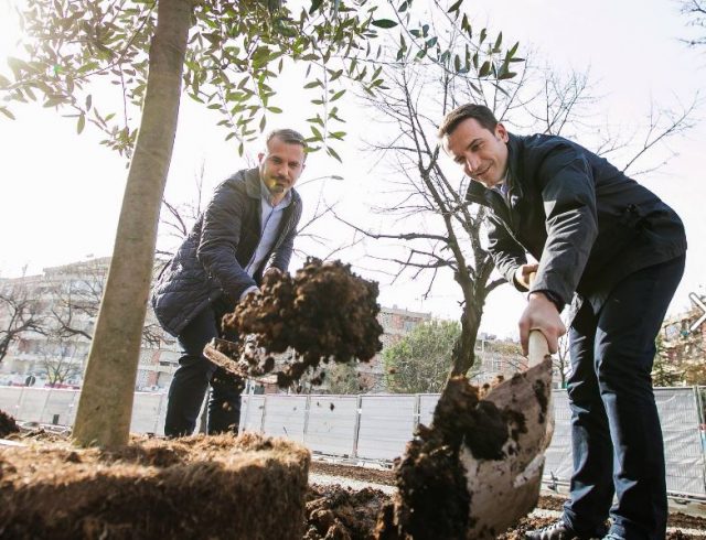 erion_veliaj_peme_sheshi_skenderbej_43032-640x490