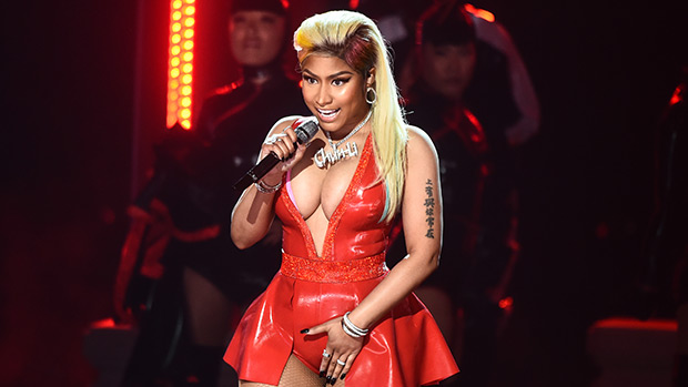 nicki-minaj-wardrobe-malfunction-camel-toe-ftr1