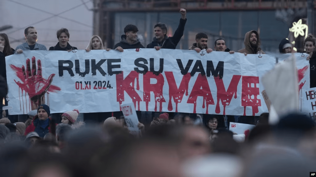 Protestë në Beograd kundër presidentit serb dhe qeverisë së&nbsp;tij