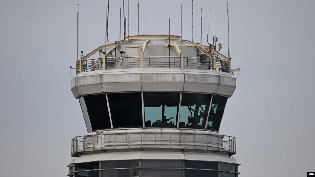 SHBA, pushohen nga puna qindra punonjës të trafikut&nbsp;ajror