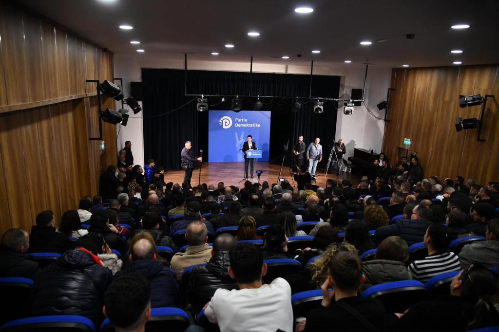 “S’kam interesa personale!”- Takimet me demokratët, Salianji: Duhet ta zgjojmë PD-në, forcimi i shërben shoqërisë! Marrëdhëniet me Berishën? Ja si përgjigjet&nbsp;ish-deputeti