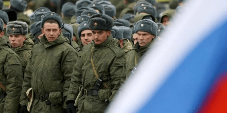 Dekreti i Putinit detyron të huajt në Rusi të nënshkruajnë kontratë me&nbsp;ushtrinë