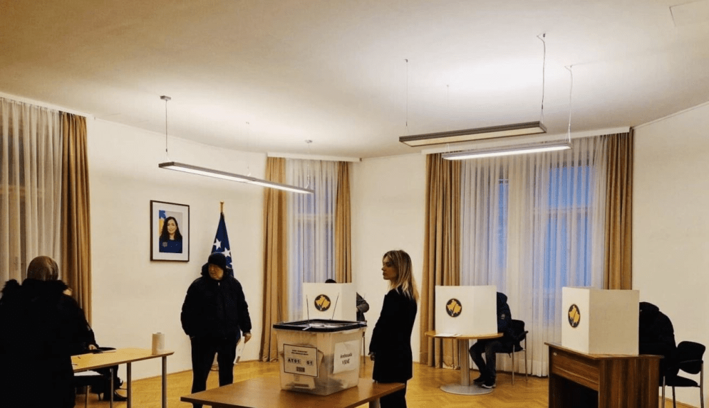 Zgjedhjet e parakohshme parlamentare në Kosovë, diaspora voton në përfaqësitë&nbsp;diplomatike
