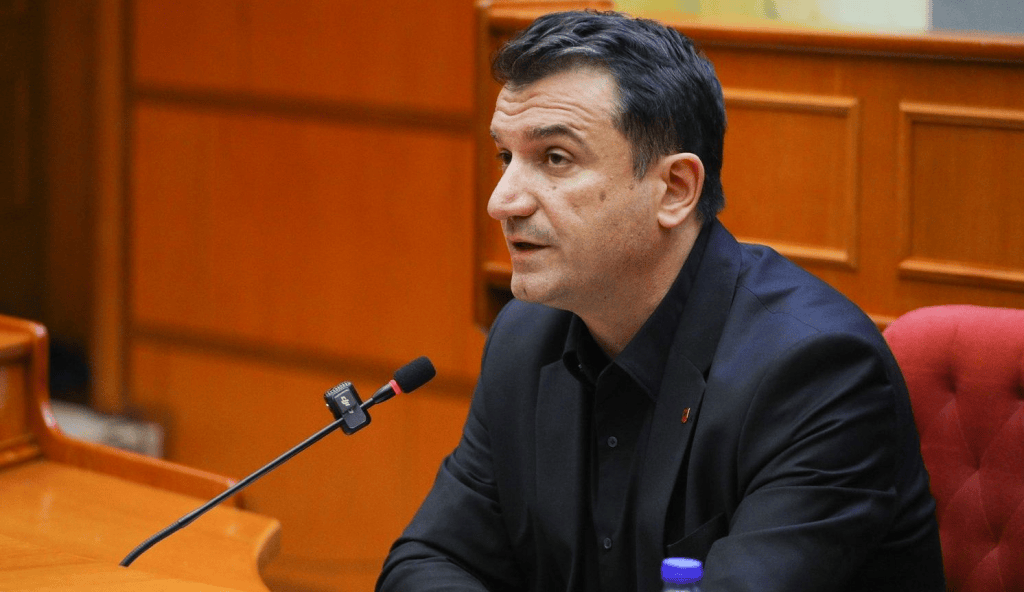 Ndryshime në bashkinë e Tiranës, Erjon Veliaj liron nga detyra dy nënkryetarët
