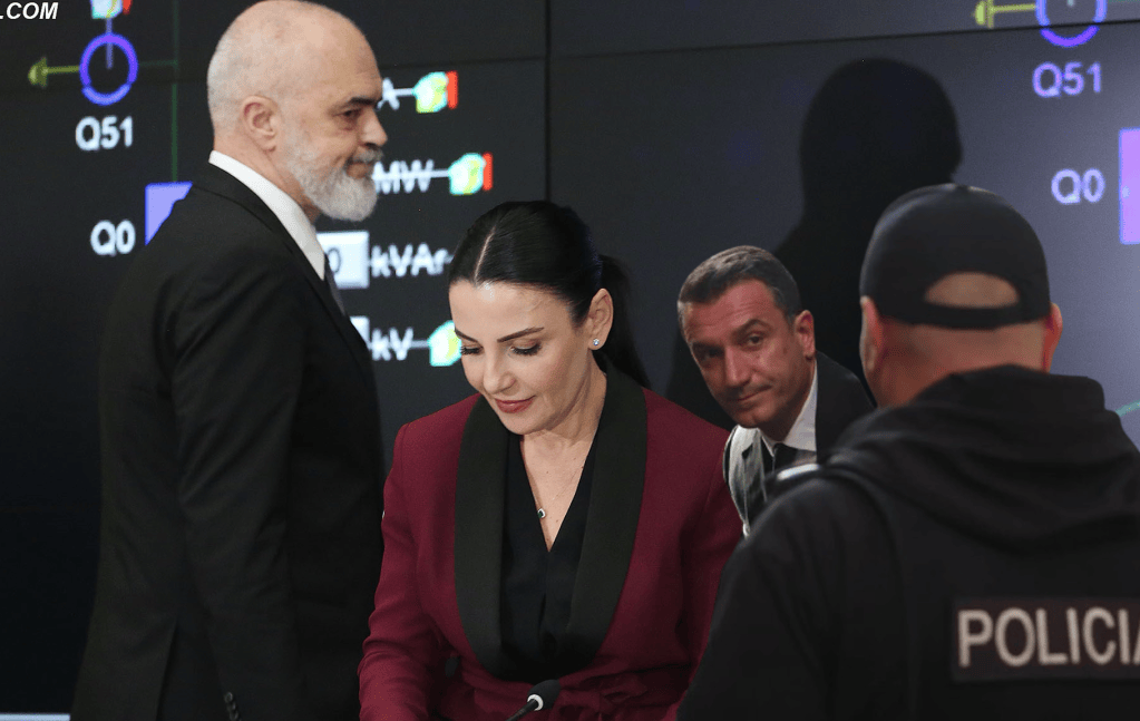 Mbështeti protestat/ Erion Veliaj e paguan me transferim në paraburgimin e&nbsp;Fierit